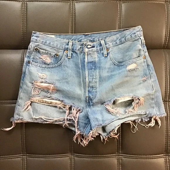 Levi distressed high-waisted jean shorts - Picture 2 of 9
